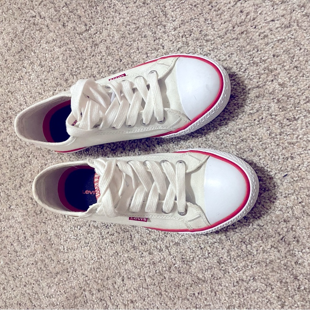 White Levi shoes! Size 6 in women’s! Great condition